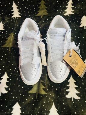 Nike Dunk Low next nature MTLC Platinum Summit White Sneakers
